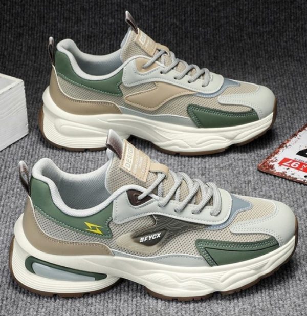 Sports shoe